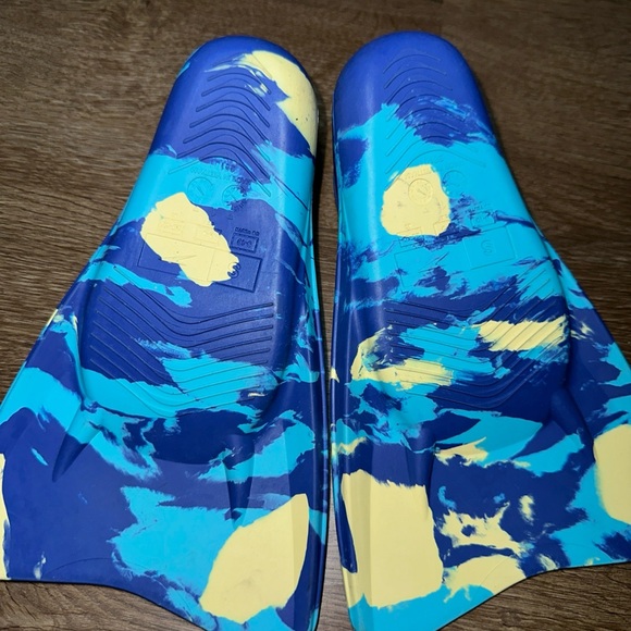 Speedo Kids Swim Fin Multi Blue Marble Sz Small (9-10) New - Picture 2 of 2